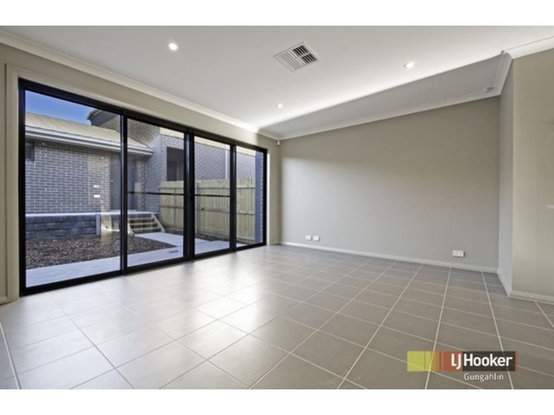 25 Leslie Dwyer Street, Forde ACT 2914
