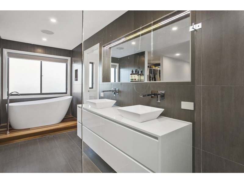 7 Cartledge Street, Casey ACT 2913