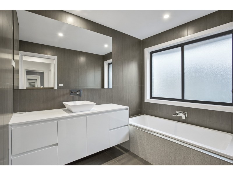 7 Cartledge Street, Casey ACT 2913