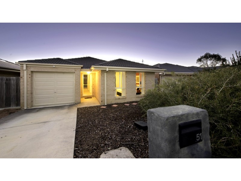 51 Dagmar Berne Street, Macgregor ACT 2615