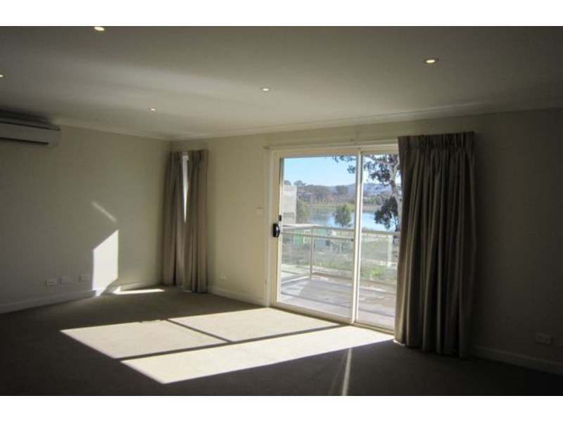 12 Kable Lane, Gungahlin ACT 2912