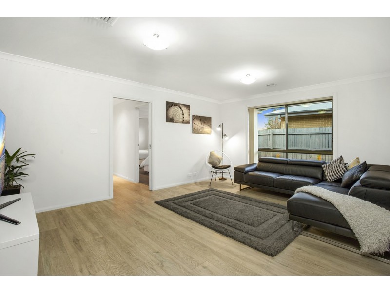 16 Denoon Street, Forde ACT 2914