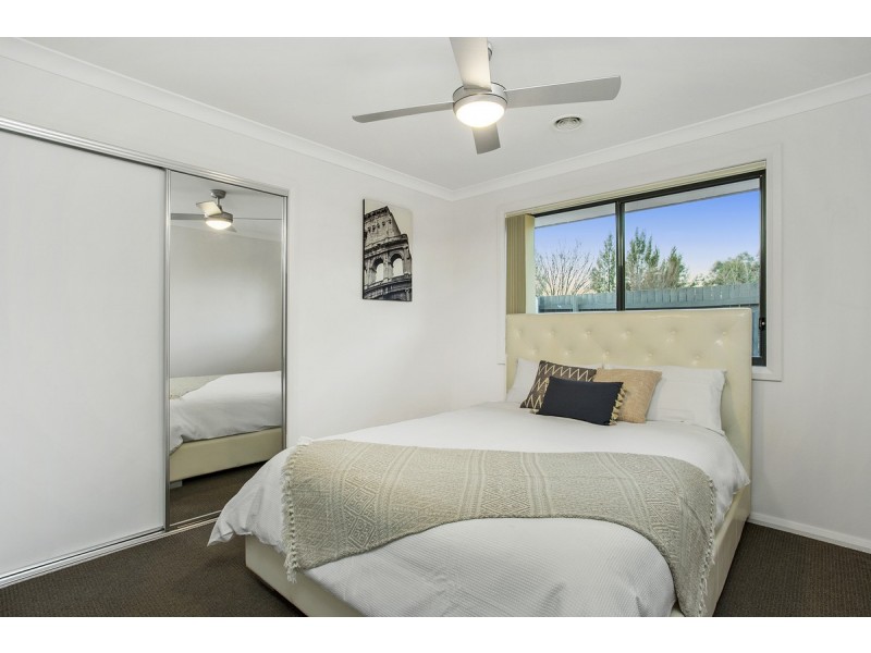 16 Denoon Street, Forde ACT 2914