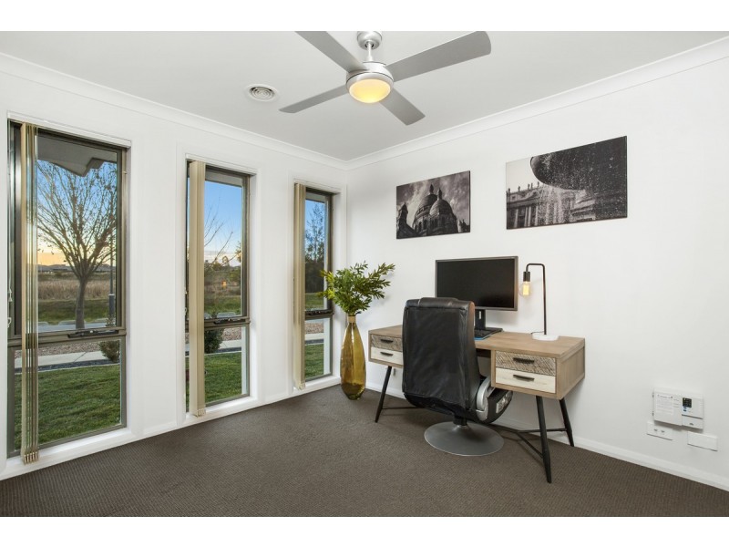 16 Denoon Street, Forde ACT 2914