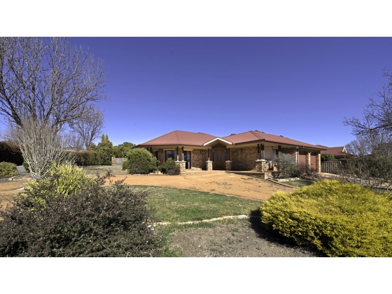 2 Tuross Close, Amaroo ACT 2914