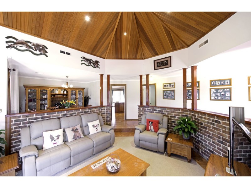 2 Tuross Close, Amaroo ACT 2914