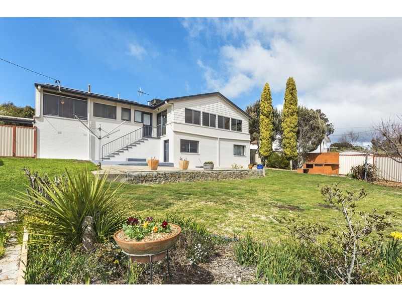 49 Baracchi Crescent, Giralang ACT 2617