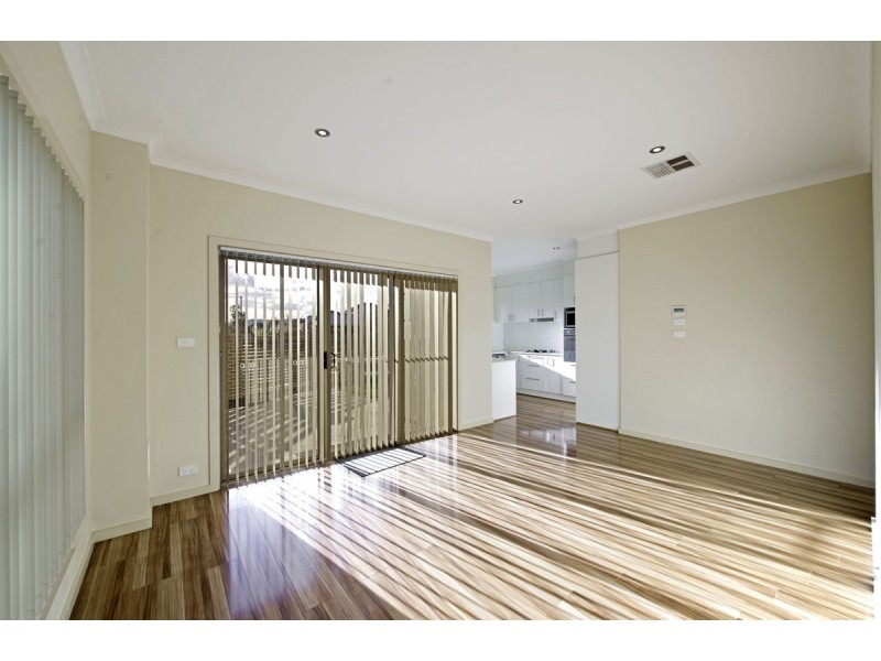 1/2 Ridding Street, Forde ACT 2914