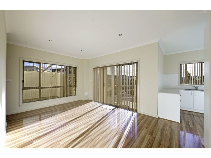 1/2 Ridding Street, Forde ACT 2914