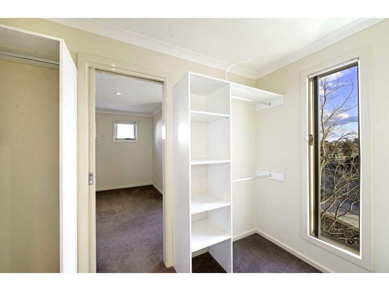 1/2 Ridding Street, Forde ACT 2914