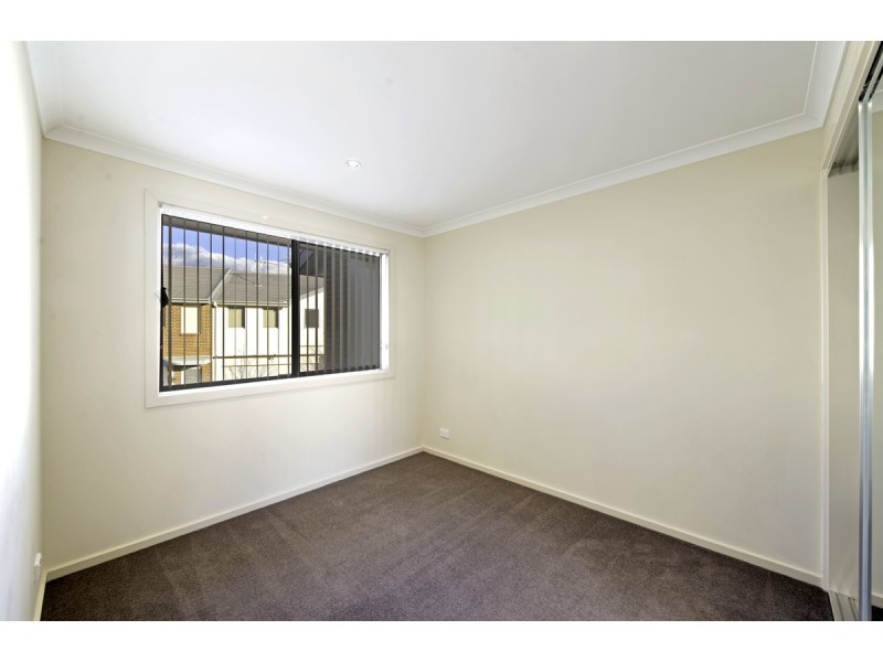 1/2 Ridding Street, Forde ACT 2914