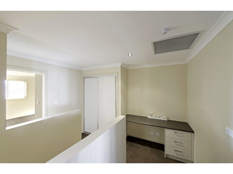 1/2 Ridding Street, Forde ACT 2914