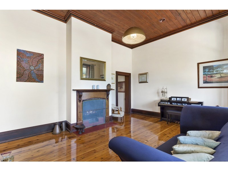 99 Rossi Street, Yass NSW 2582