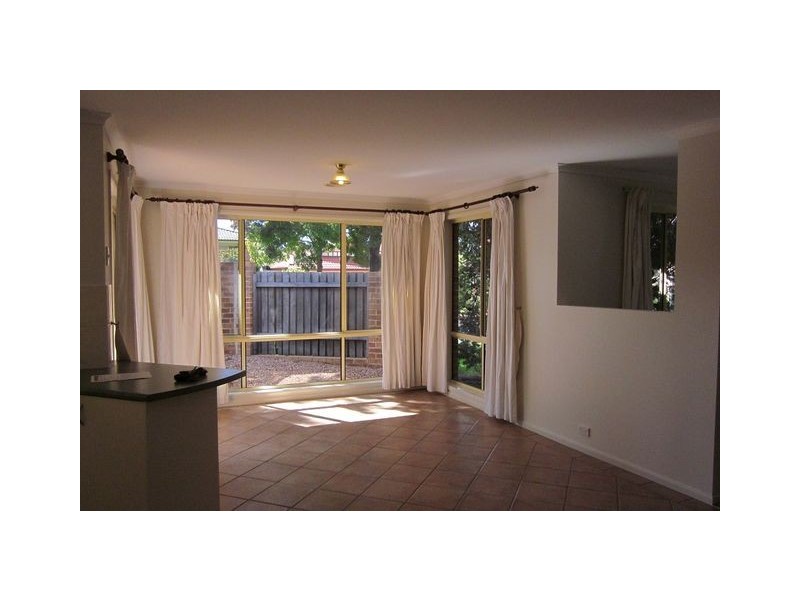 10 Tyenna Close, Amaroo ACT 2914