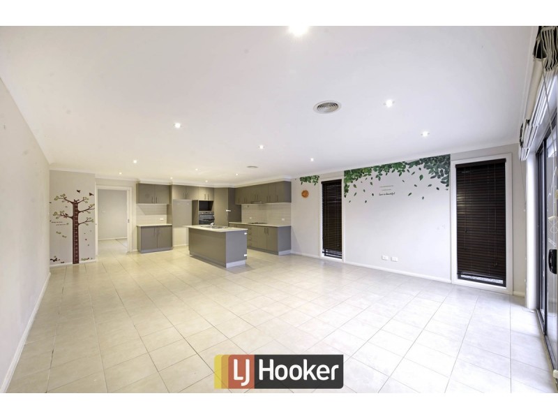 4 Hewett Crescent, Franklin ACT 2913