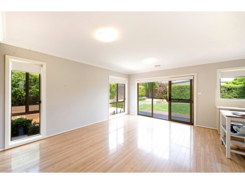 8 Everson Street, Forde ACT 2914