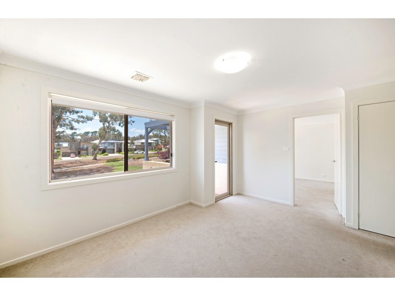 8 Everson Street, Forde ACT 2914