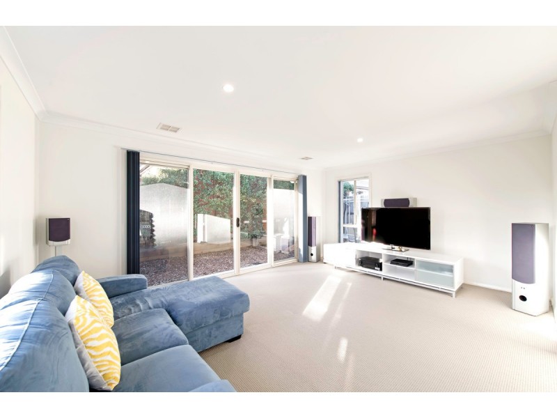 10 Marie Pitt Street, Franklin ACT 2913