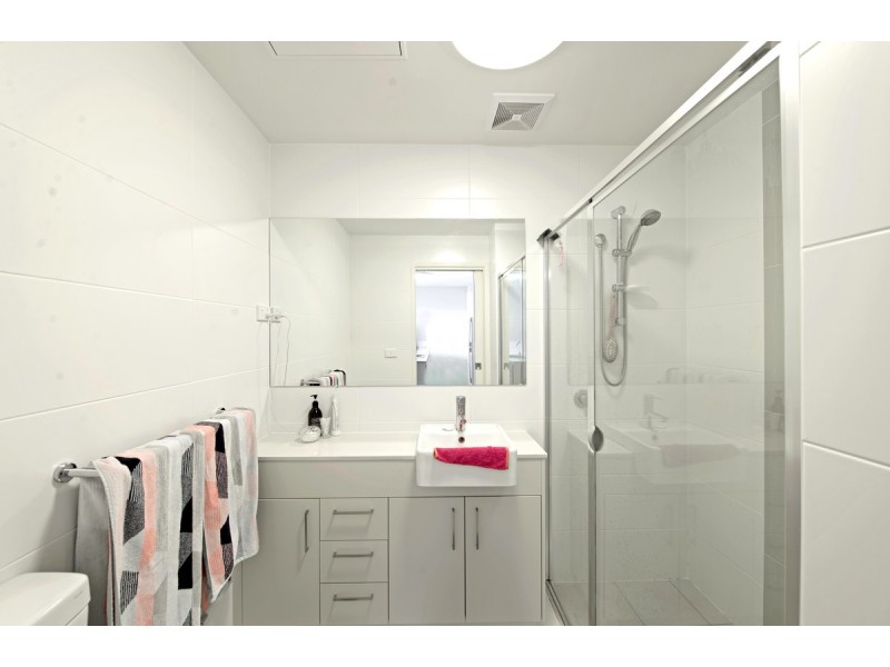 4/4 Thadoona Street, Crace ACT 2911