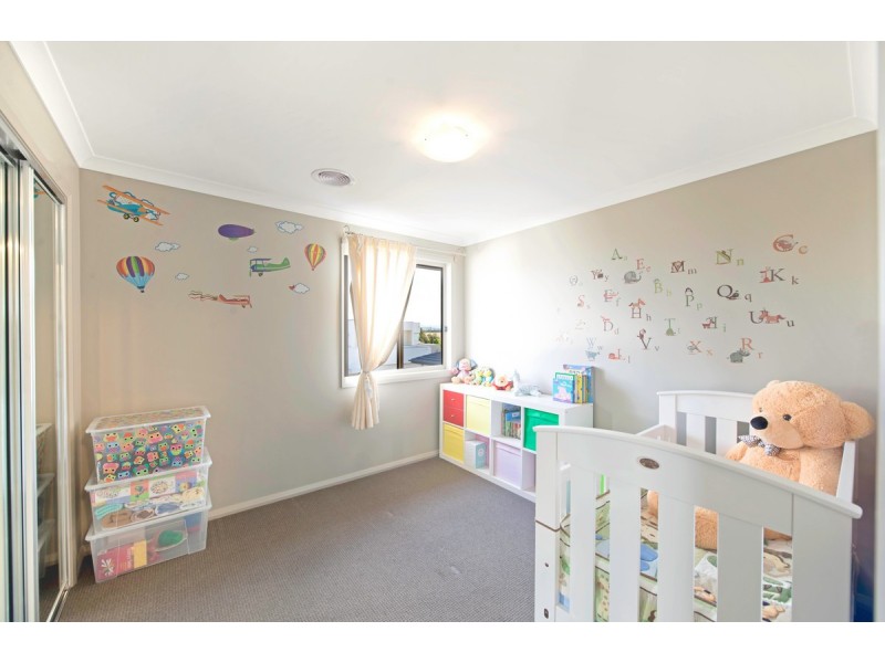 10 Oodgeroo Avenue, Franklin ACT 2913