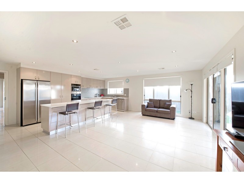 7 Mavis Latham Street, Franklin ACT 2913