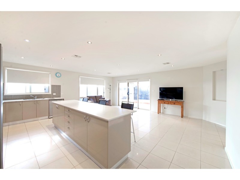 7 Mavis Latham Street, Franklin ACT 2913