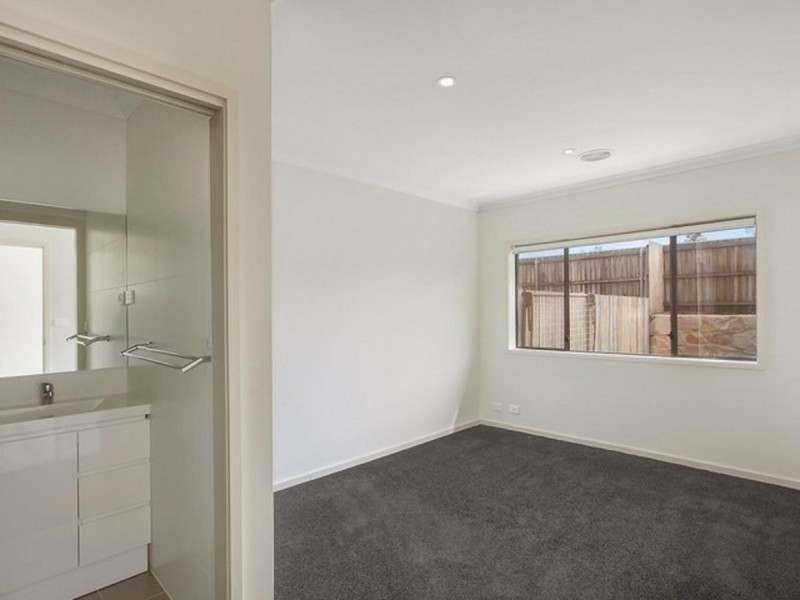 75 Rockwood Street, Casey ACT 2913