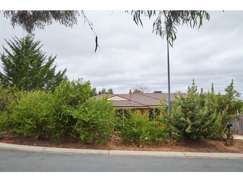 6 Barak Court, Ngunnawal ACT 2913