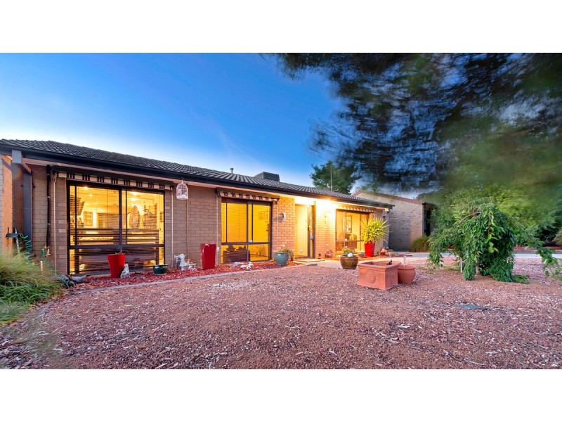 18 Beazley Crescent, Calwell ACT 2905