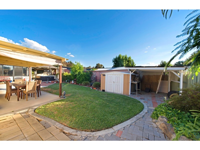 18 Beazley Crescent, Calwell ACT 2905