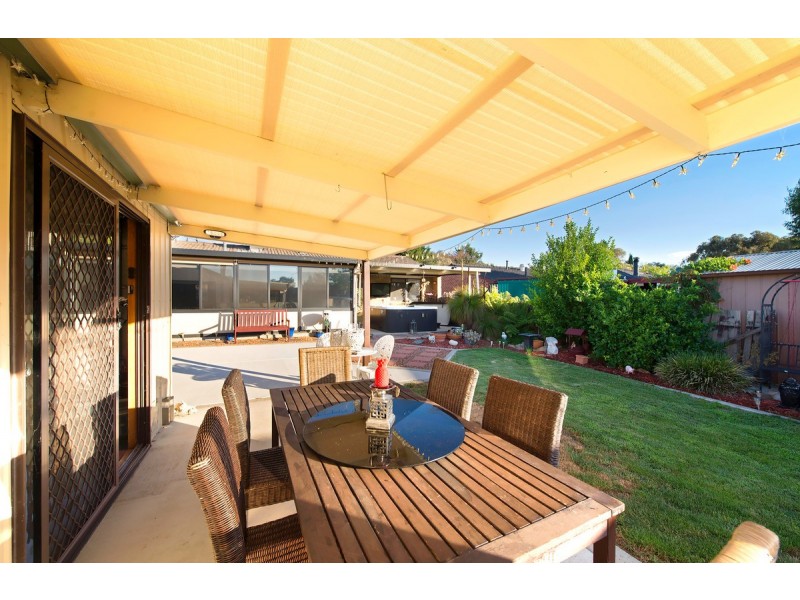 18 Beazley Crescent, Calwell ACT 2905