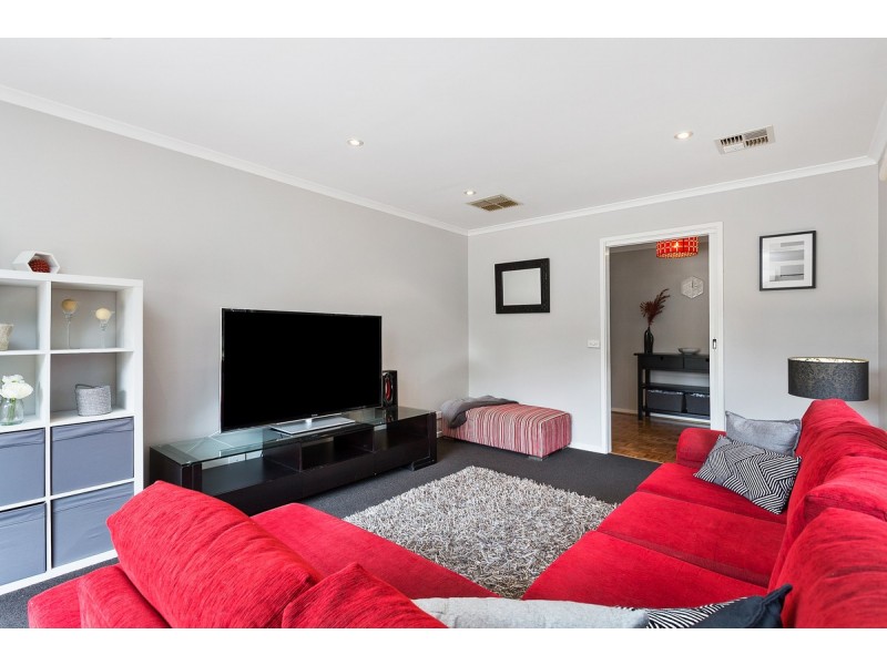 9 Tari Close, Ngunnawal ACT 2913