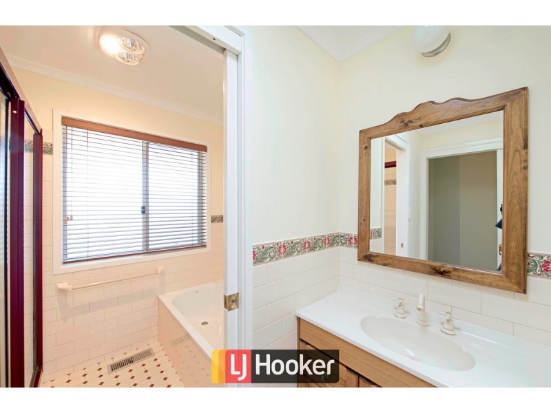12 Callaway Crescent, Gordon ACT 2906