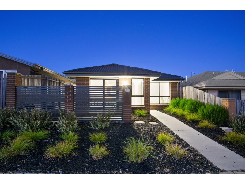 94 Burrumarra Avenue, Ngunnawal ACT 2913