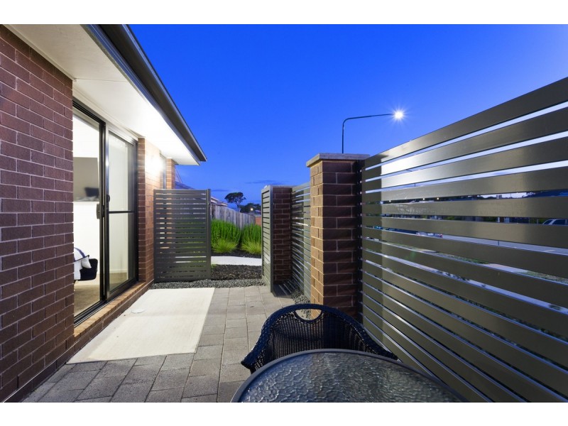 94 Burrumarra Avenue, Ngunnawal ACT 2913