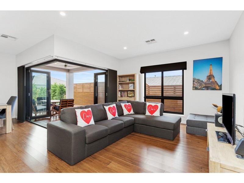 16 Keith Waller Rise, Casey ACT 2913