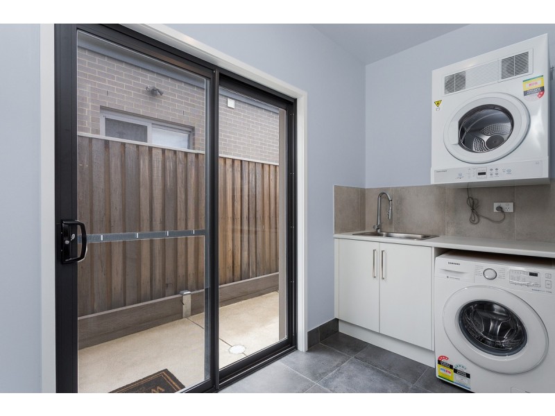 16 Keith Waller Rise, Casey ACT 2913