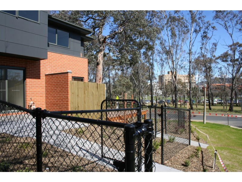 2/8 Robson Street, Garran ACT 2605