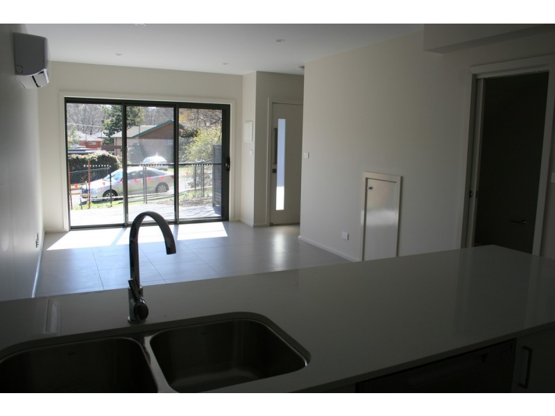 2/8 Robson Street, Garran ACT 2605