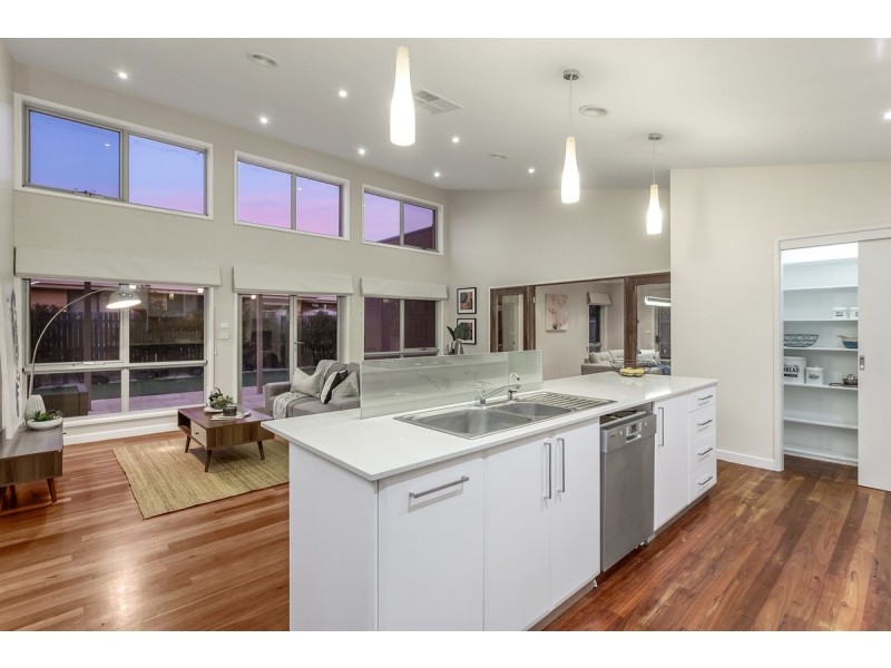 14 Paquita Street, Forde ACT 2914