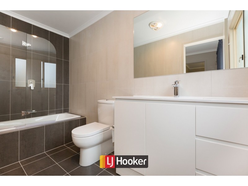 6 Noble Close, Ngunnawal ACT 2913