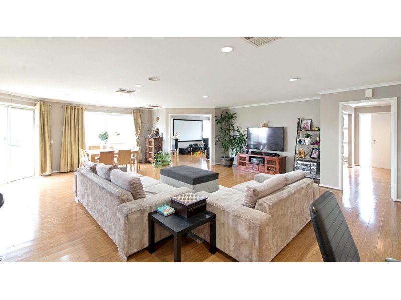 7 Ivy Kent Street, Forde ACT 2914