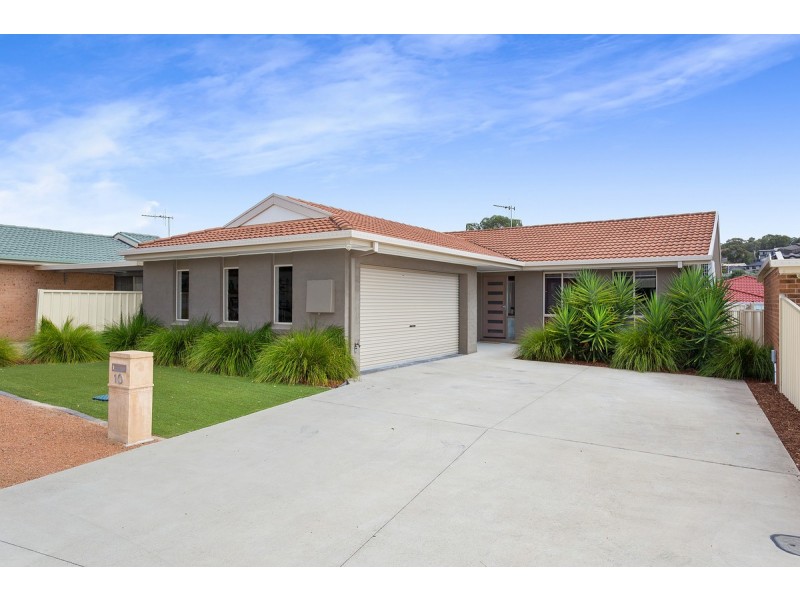 10 Burrai Place, Ngunnawal ACT 2913