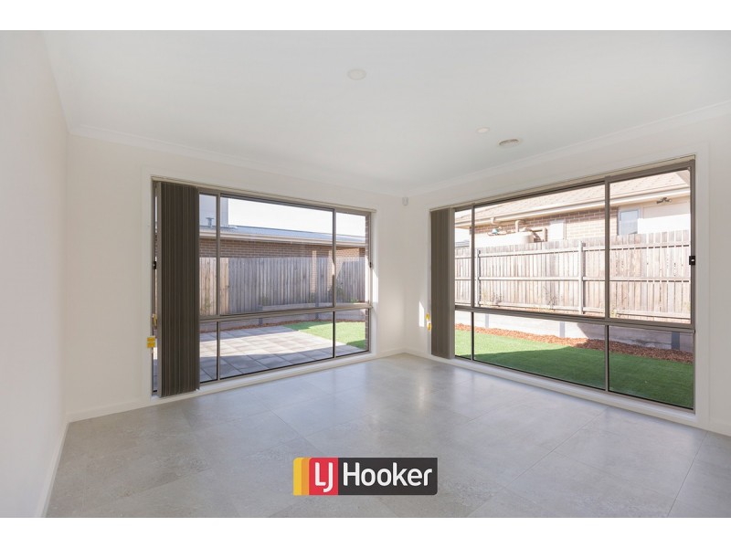 16 Turbayne Crescent, Forde ACT 2914