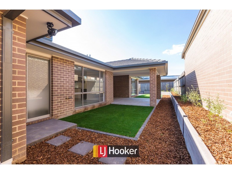16 Turbayne Crescent, Forde ACT 2914