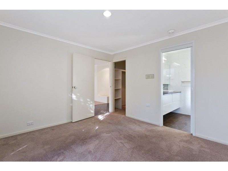 30 Amagula Avenue, Ngunnawal ACT 2913