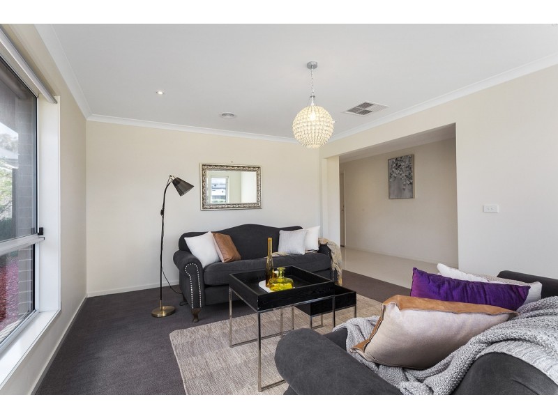 28 Handbury Way, Forde ACT 2914