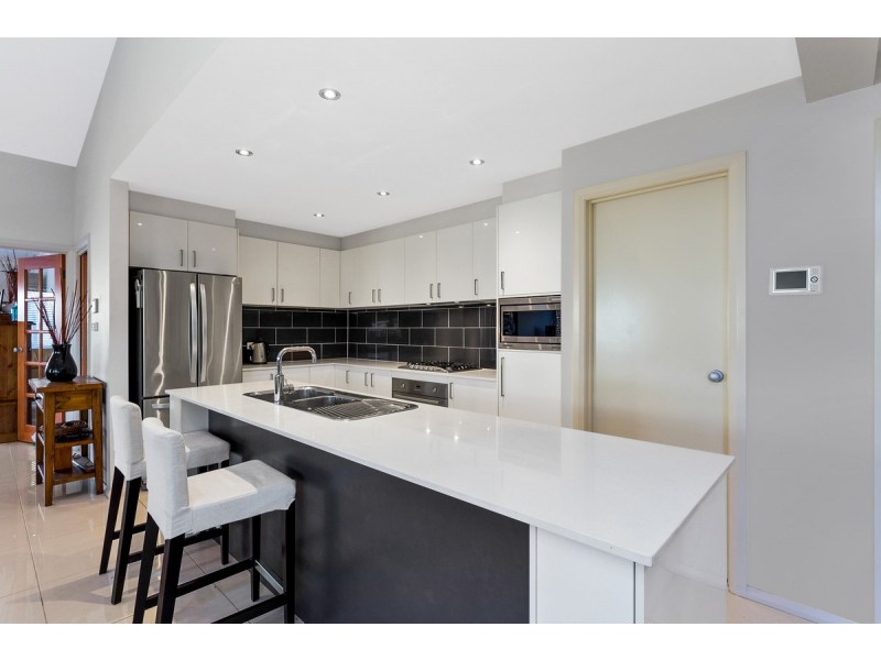2 Allnutt Crescent, Forde ACT 2914