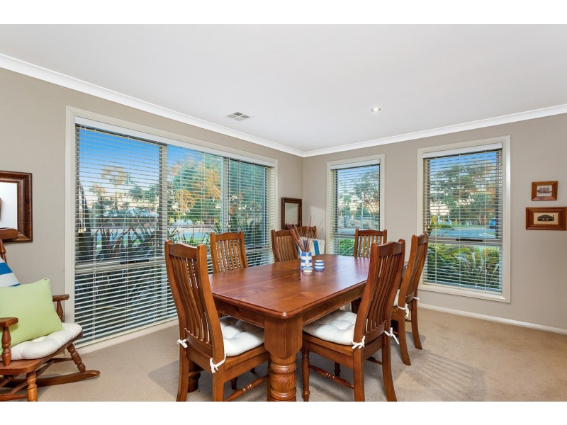 2 Allnutt Crescent, Forde ACT 2914
