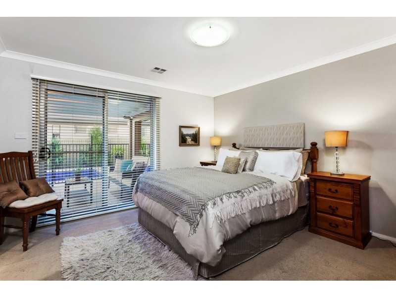 2 Allnutt Crescent, Forde ACT 2914